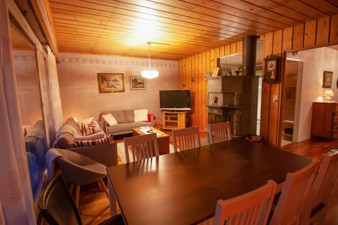 TV and multimedia, Living room, Dining area