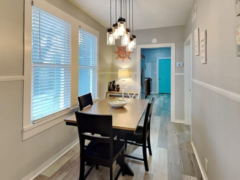 Pleasure Pier Retreat Manor House in Galveston Island