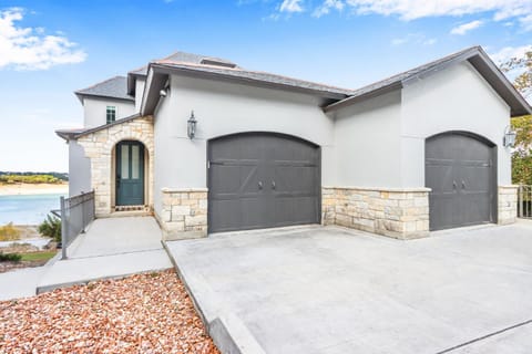 Lakeside Dreamhouse House in Canyon Lake