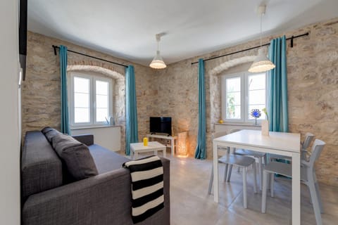 Kitchen or kitchenette, Living room, Dining area