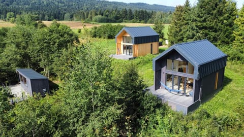 Property building, Spring, Day, Natural landscape, Summer, Garden, Balcony/Terrace, Garden view, Mountain view