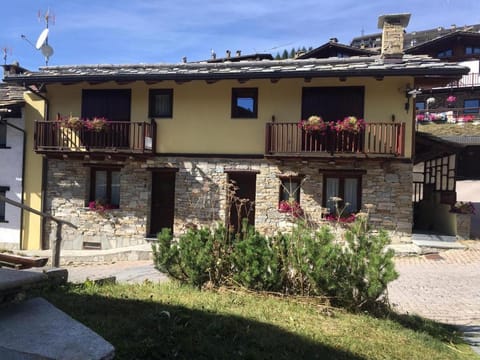 Baita Arianna BILOCALE FRAITEVE Apartment in Sestriere