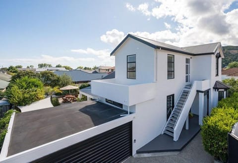Property building, Day, View (from property/room), Balcony/Terrace