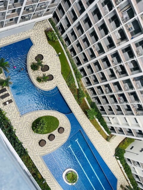 Property building, Bird's eye view, Garden view, Pool view, Swimming pool