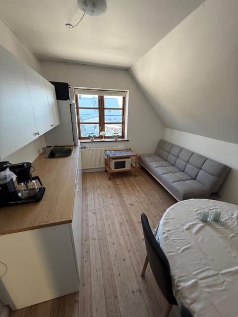 Meget central, fri parkering, 4-7 personers overnatningssted Apartment in Central Denmark Region