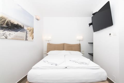 Thomas's cozy room with Breakfast Apartment in Piran