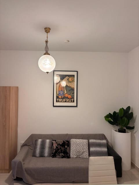 Sliema Comfort Retreat Quiet 1 Bedroom for 4 people with Self CheckIn Vacation rental in Sliema