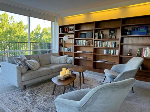 Library, Living room, Seating area