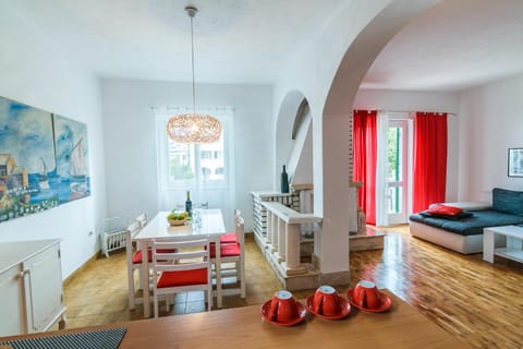 Living room, Dining area