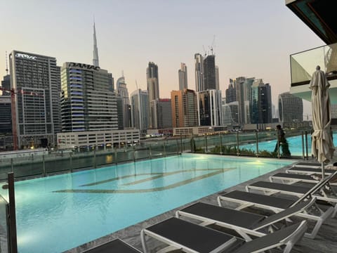 City view, Pool view, Swimming pool, sunbed