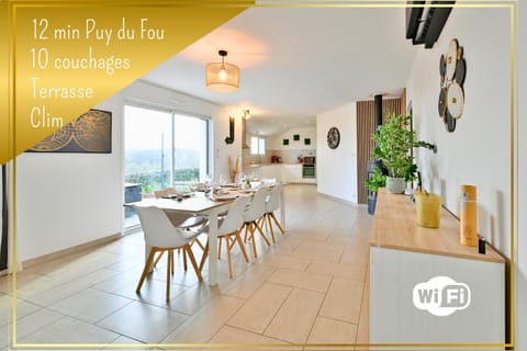 Patio, Dining area, kitchen, air conditioner