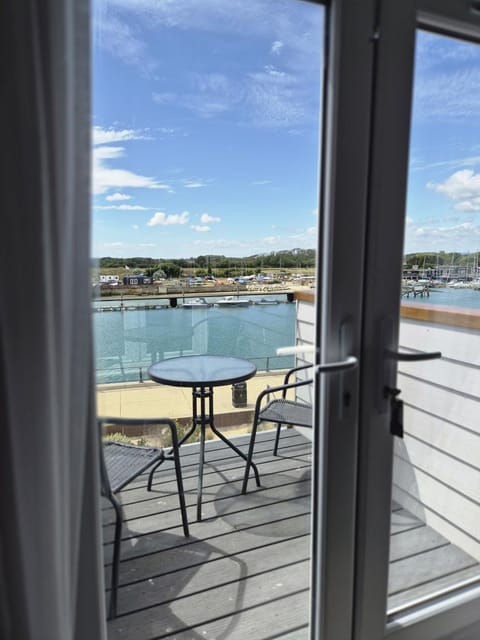 View (from property/room), Balcony/Terrace, Seating area, Sea view