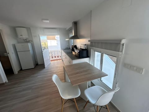 Kitchen or kitchenette, Living room, Dining area