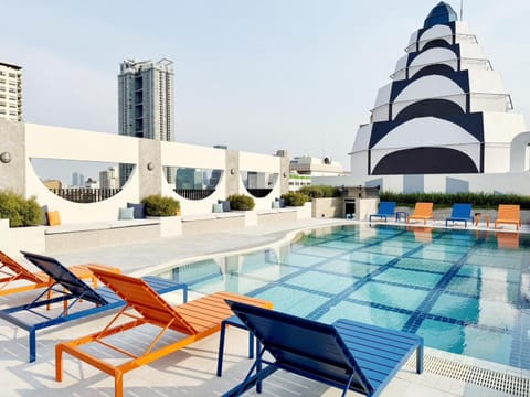 Swimming pool, Swimming pool