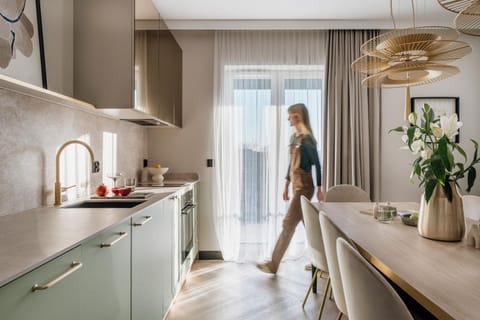 People, Kitchen or kitchenette, dishwasher, oven