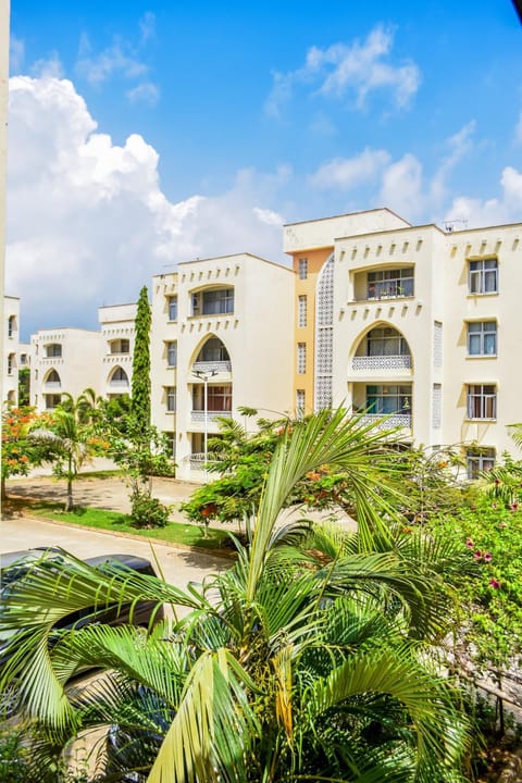 Property building, Natural landscape, Garden