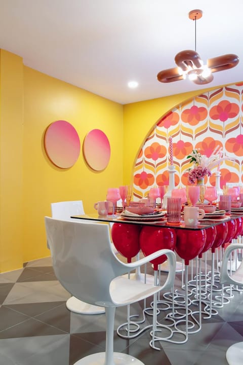 Dining area, Dinner, Dinner, group of guests, group of guests, group of guests