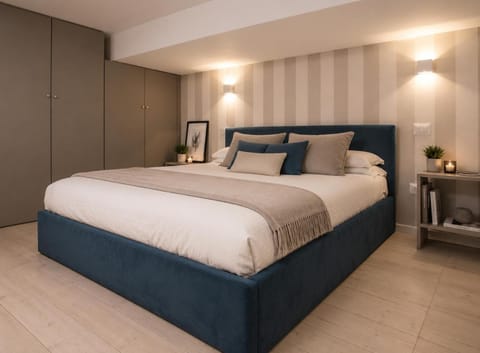 Bed, Photo of the whole room, Bedroom, wardrobe