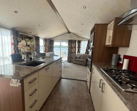 5 Waterski House in Tattershall