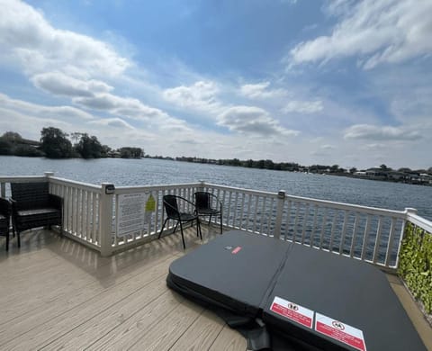 5 Waterski House in Tattershall