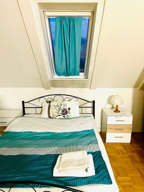 Convenient Rooftop Apartment in Hamburg