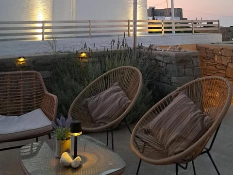 Piperi On The Rocks Villa in Naousa