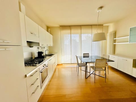 Kitchen or kitchenette, Living room, Dining area, oven, stove