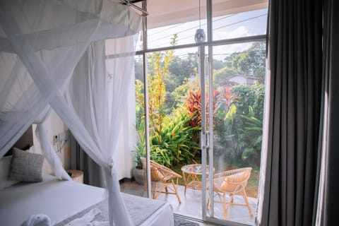 Spring, Bed, Natural landscape, Balcony/Terrace, Garden view