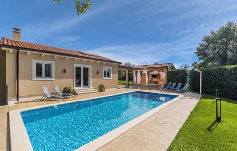Garden, Pool view, Swimming pool, sunbed
