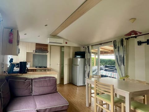 Living room, Dining area, kitchen