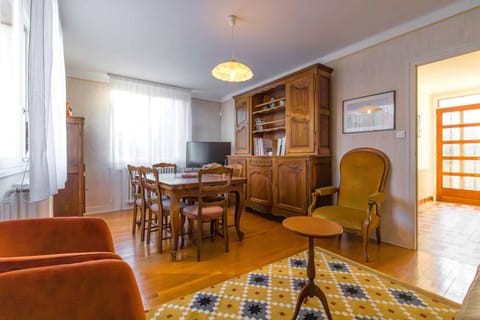 Sweet Burgundy Villa House in Dijon