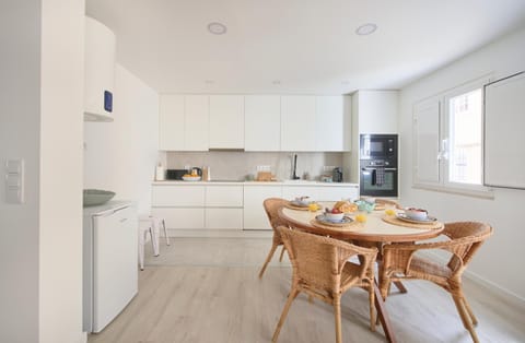 Kitchen or kitchenette, Dining area, dishwasher, oven, stove, toaster