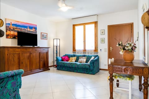 On the notes of the sea House in Follonica