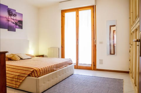 On the notes of the sea House in Follonica