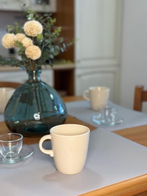 Coffee/tea facilities, Dining area