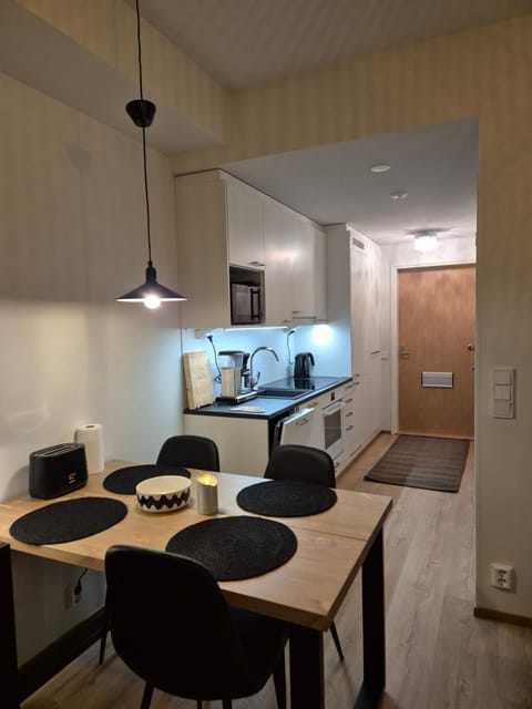 Kitchen or kitchenette, Dining area, stove, toaster