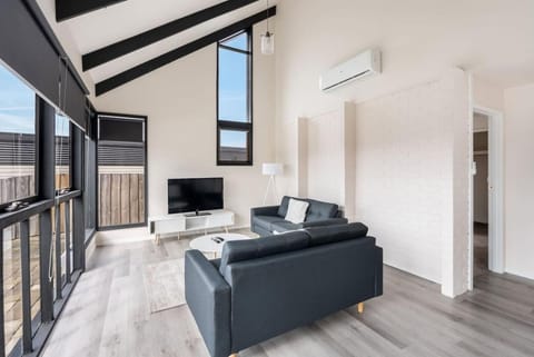 Expansive River-View Oasis House in Tasmania