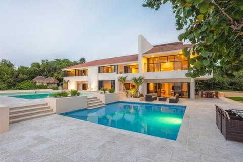 Property building, Patio, Garden view, Swimming pool