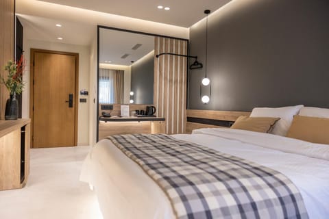 Bed, Kitchen or kitchenette, Photo of the whole room, Bedroom, wardrobe