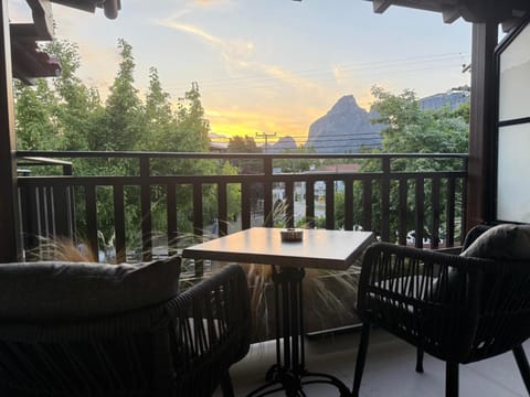 Polyzos Luxury Suites Meteora #6 - Adults Friendly Hotel in Kalabaka