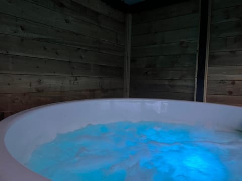 Cabin in Eaves Wood Cabin in Hebden Bridge