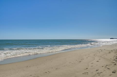 2 Blocks to Ocean Garden City Beach Home with Pool! House in Garden City