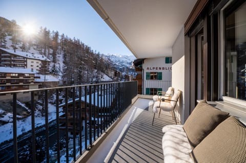Day, Natural landscape, Winter, View (from property/room), Balcony/Terrace, Mountain view