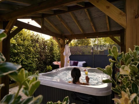Patio, Hot Tub