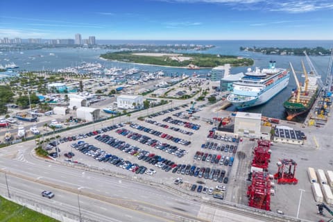 Riviera Beach Gem House in Riviera Beach