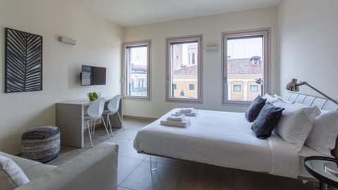 Erïk Langer Pedrocchi Suites Apartment in Padua