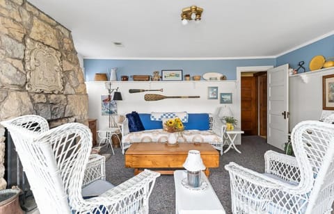 Charming 2-Bedroom Strong Cottage in Twin Lake, MI House in Twin Lake