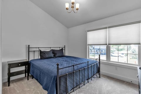 Spacious Townhome with Fireplace House in Ellicottville