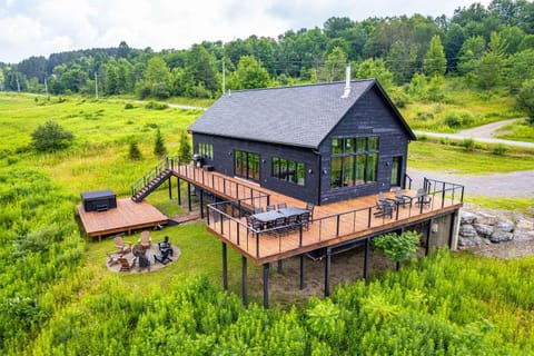 Magnificent Chalet Sweeping Views and Hot Tub House in Cattaraugus