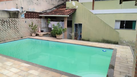 Casa no centro de Araruama com piscina House in Araruama